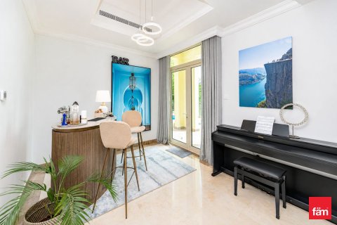 Вилла с 4 спальнями в Jumeirah Islands, ОАЭ №158673 8
