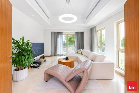 Вилла с 4 спальнями в Jumeirah Islands, ОАЭ №158673 19