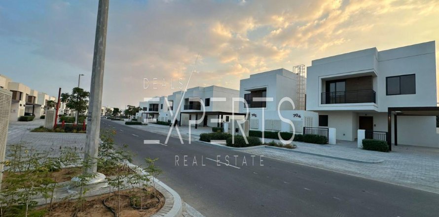 Townhouse de 2 dormitorios en  Yas Island, UAE No. 224258