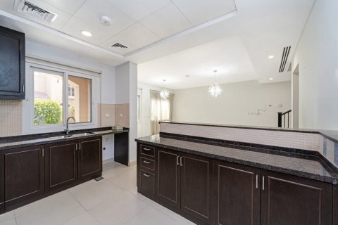 3 bedrooms Townhouse in Bella Casa, UAE No. 167545 7