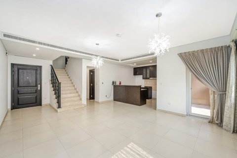 3 bedrooms Townhouse in Bella Casa, UAE No. 167545 3