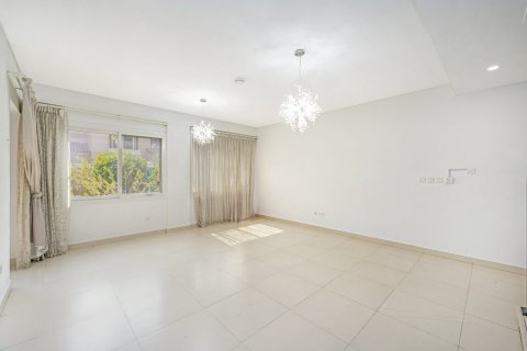 3 bedrooms Townhouse in Bella Casa, UAE No. 167545 5