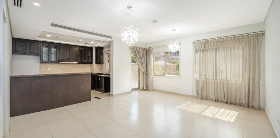 3 bedrooms Townhouse in Bella Casa, UAE No. 167545