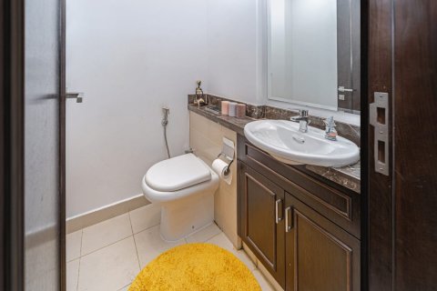 3 bedrooms Townhouse in Bella Casa, UAE No. 167545 8