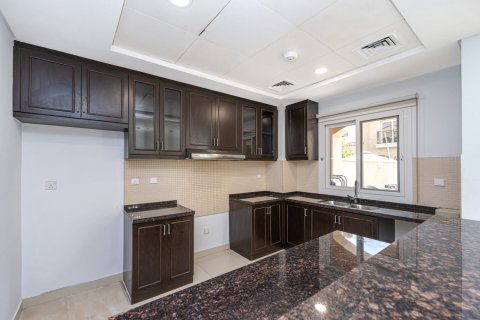 3 bedrooms Townhouse in Bella Casa, UAE No. 167545 6