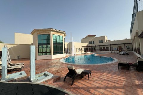 4 غرف نوم فيلا في Al Khalidiya, الإمارات العربية المتحدة رقم 29334