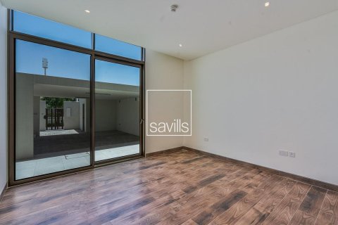 4 bedrooms Villa in Abu Dhabi, UAE No. 211134 11