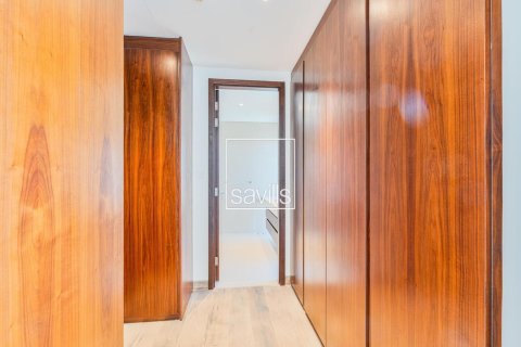 4 bedrooms Villa in Abu Dhabi, UAE No. 211134 12