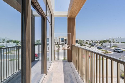 4 bedrooms Villa in Abu Dhabi, UAE No. 211134 15