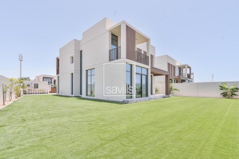 4 bedrooms Villa in Abu Dhabi, UAE No. 211134 3