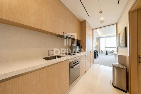 Квартира студия в The Palm Tower, ОАЭ №212166 9