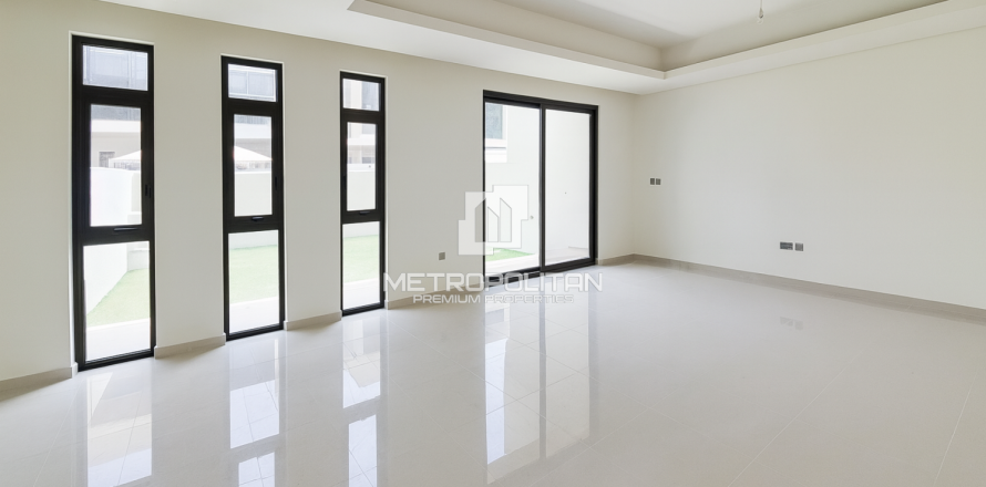 3 bedrooms Townhouse in DAMAC Hills (Akoya by DAMAC), UAE No. 129535