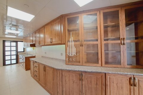 Villa de 4 chambres à Al Bateen, UAE No. 37295 12