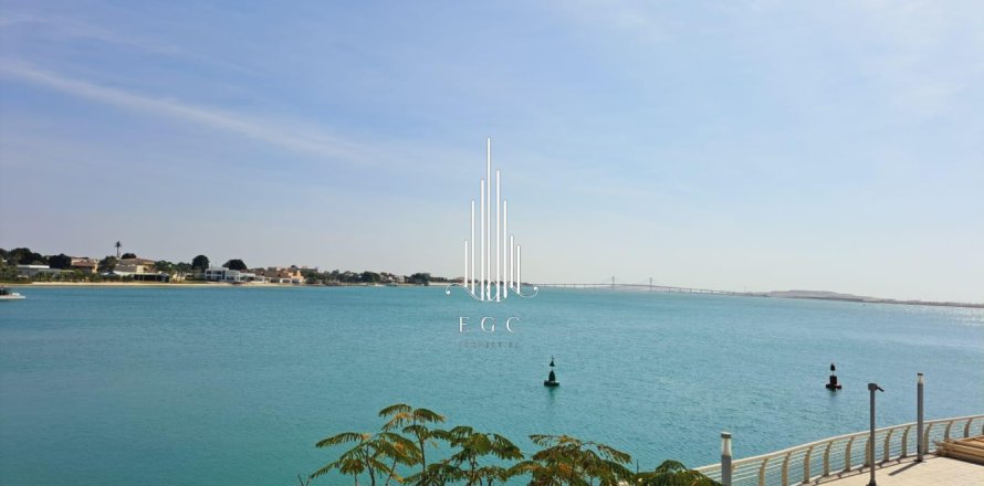 Villa de 4 chambres à Al Bateen, UAE No. 37295