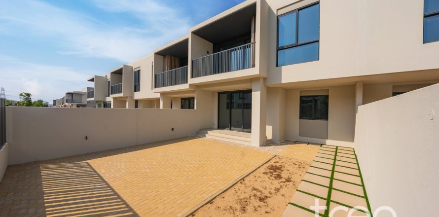 3 bedrooms Townhouse in Dubai, UAE No. 220848