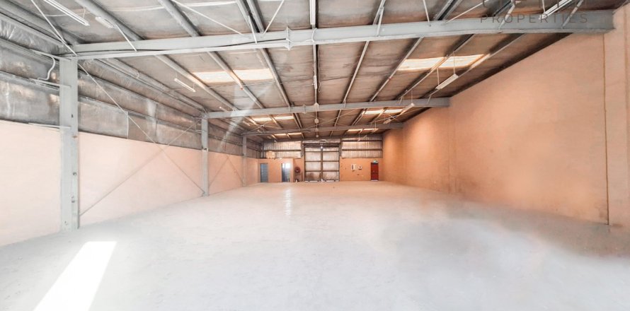 Склад 371.6м² в Al Qusais Industrial Area, ОАЭ №47678