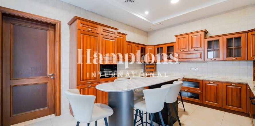 Вилла с 7 спальнями в Emirates Hills, ОАЭ №215671
