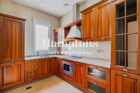 Вилла с 7 спальнями в Emirates Hills, ОАЭ №215671 11