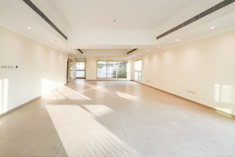 Villa de 5 dormitorios en Umm Suqeim, UAE No. 215366