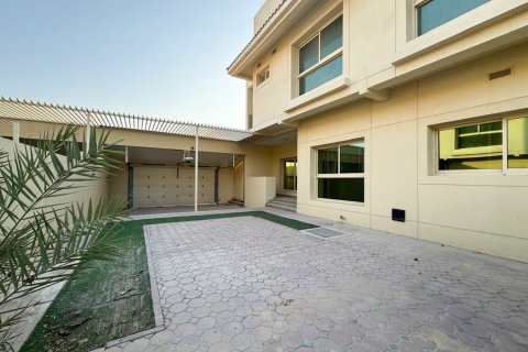 Villa de 5 dormitorios en Umm Suqeim, UAE No. 215366 7