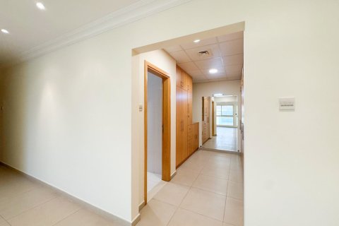 Villa de 5 dormitorios en Umm Suqeim, UAE No. 215366 20