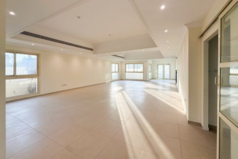 Villa de 5 dormitorios en Umm Suqeim, UAE No. 215366 15