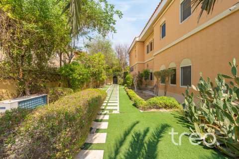 5 bedrooms Villa in The Villa, UAE No. 220762 4