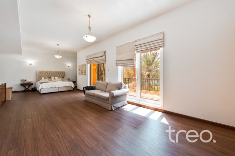 5 bedrooms Villa in The Villa, UAE No. 220762 12