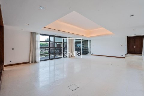 5 bedrooms Villa in Al Qurm, UAE No. 211142 4