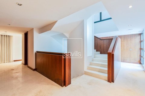 5 bedrooms Villa in Al Qurm, UAE No. 211142 20
