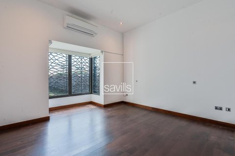 5 bedrooms Villa in Al Qurm, UAE No. 211142 14