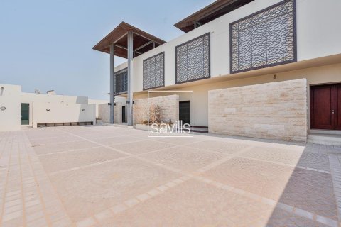 5 bedrooms Villa in Al Qurm, UAE No. 211142 9