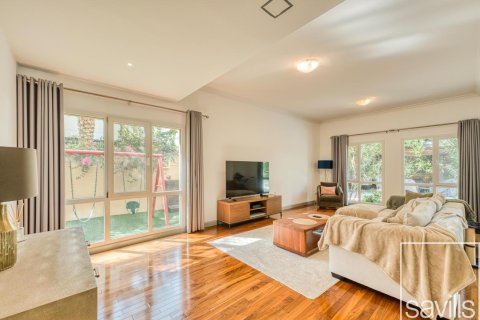 Villa de 5 dormitorios en Meadows, UAE No. 222589 3