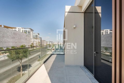 Villa de 4 dormitorios en District One, UAE No. 202702 16