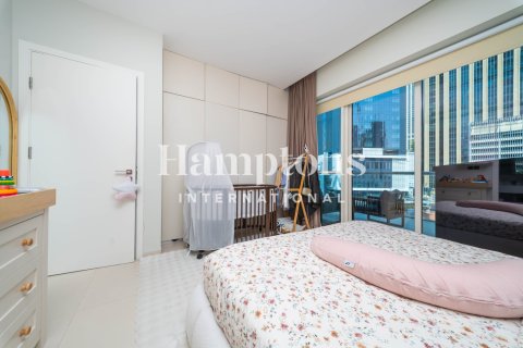 Квартира с 1 спальней в The Address Dubai Marina, ОАЭ №219116 3