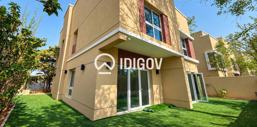 Вилла с 3 спальнями в Dubai Science Park, ОАЭ №213930