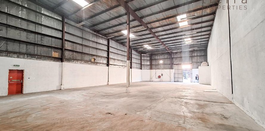 325.2m² Warehouse in Ras Al Khor Industrial, UAE No. 38897