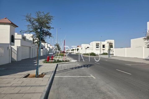 Villa de 4 dormitorios en Al Shamkha, UAE No. 224188