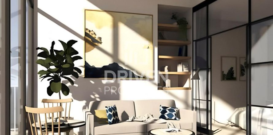 Apartment de 2 dormitorios en Motor City, UAE No. 225370