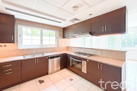 Villa de 3 chambres à Legacy, UAE No. 222765 9