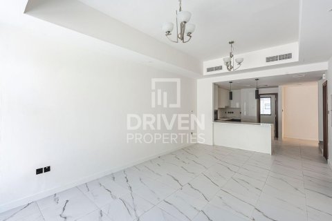 Townhouse de 4 dormitorios en District 11, UAE No. 214422 5