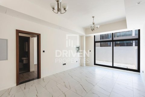 Townhouse de 4 dormitorios en District 11, UAE No. 214422 3