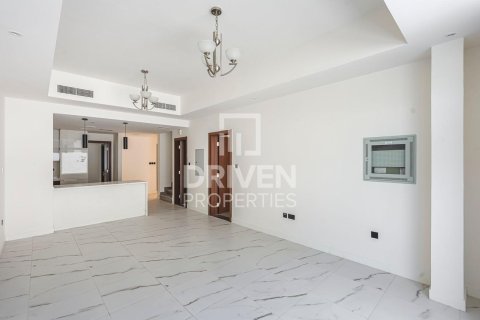 Townhouse de 4 dormitorios en District 11, UAE No. 214422 4