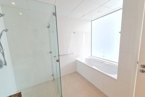 Apartment de 3 dormitorios en Corniche Road, UAE No. 32175 20