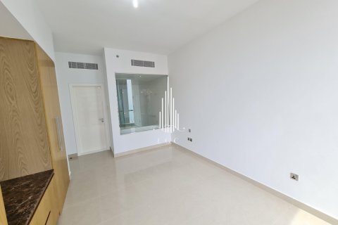 Apartment de 3 dormitorios en Corniche Road, UAE No. 32175 10
