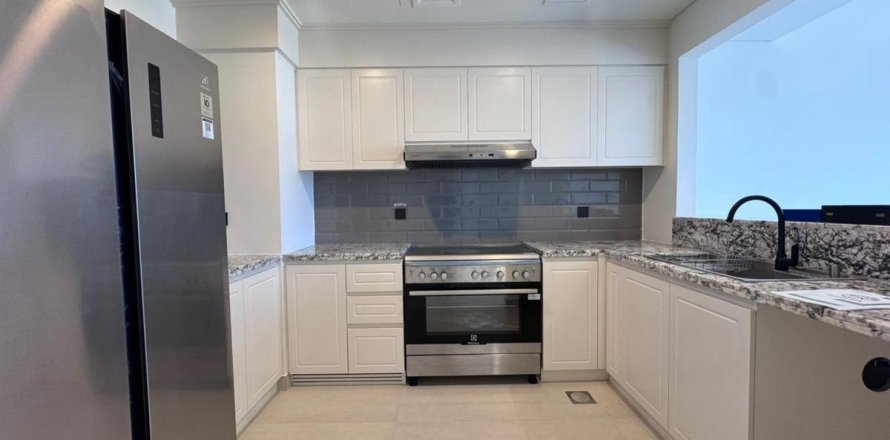 4 bedrooms Townhouse in Dubai, UAE No. 213220