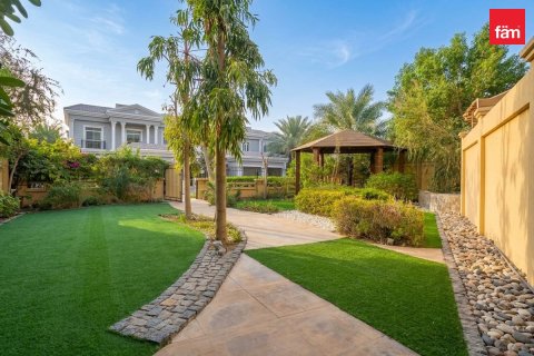 Villa de 5 dormitorios en Wadi Al Safa 2, UAE No. 167826