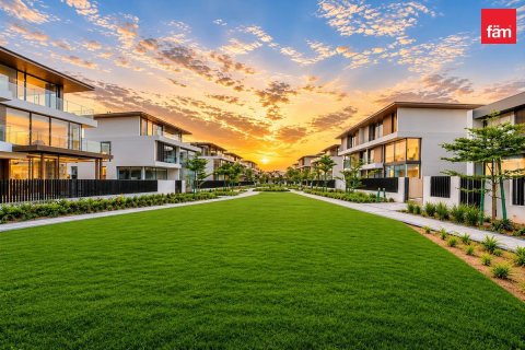 4 bedrooms Villa in Dubai, UAE No. 213314 16