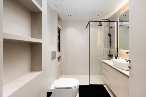 Apartment de 2 dormitorios en DIFC, UAE No. 223500 14