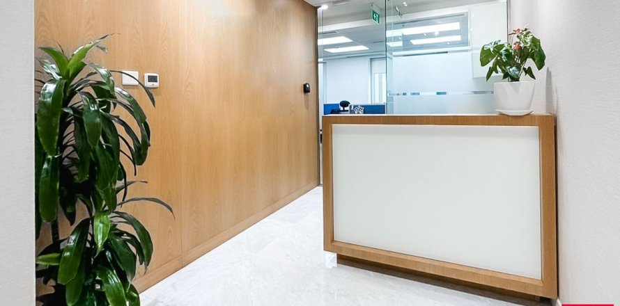 97.9m² Office in Sheikh Zayed Road, UAE No. 203062